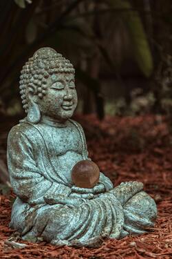 Zoom sur la méditation Vipassana : une voie vers la paix intérieure 
